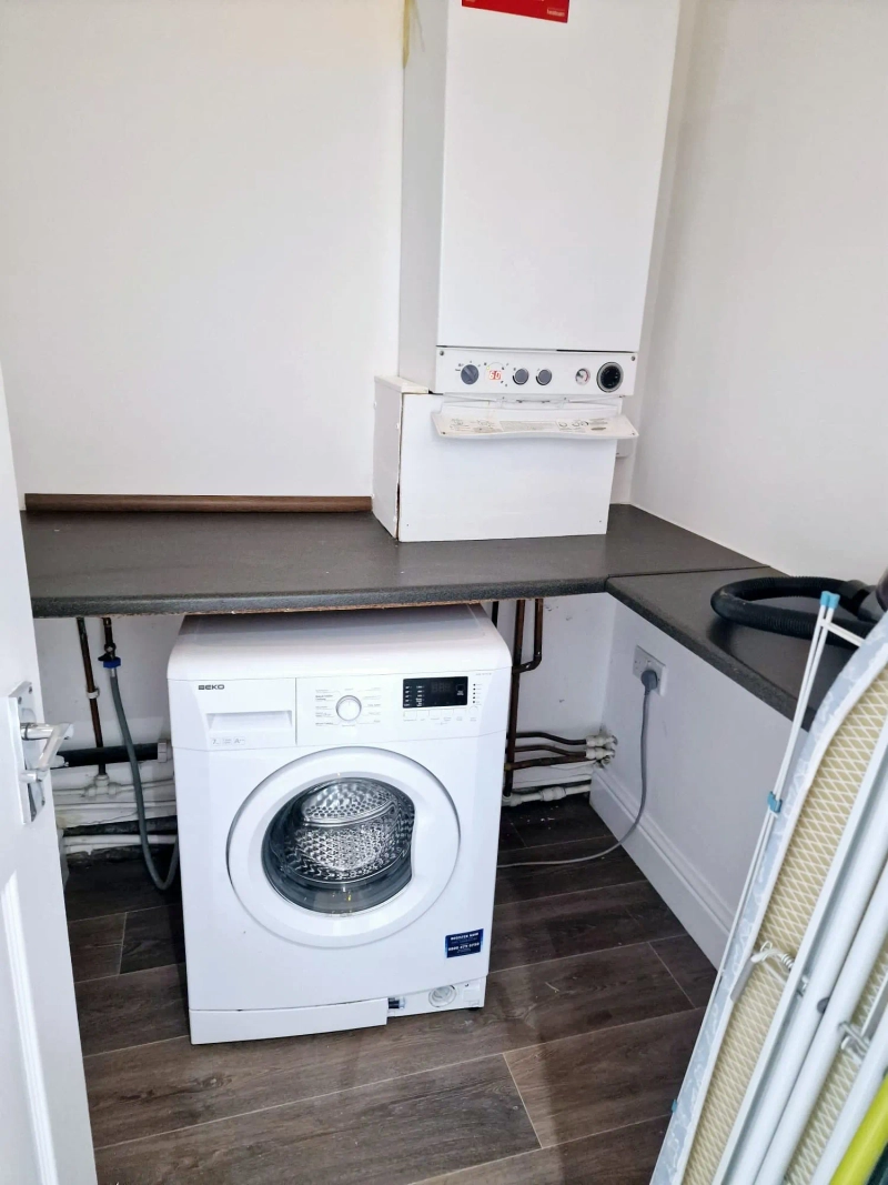 3 Bedroom - Flat 7,  Bawas place - Alfreton Road - Thumbnail 3